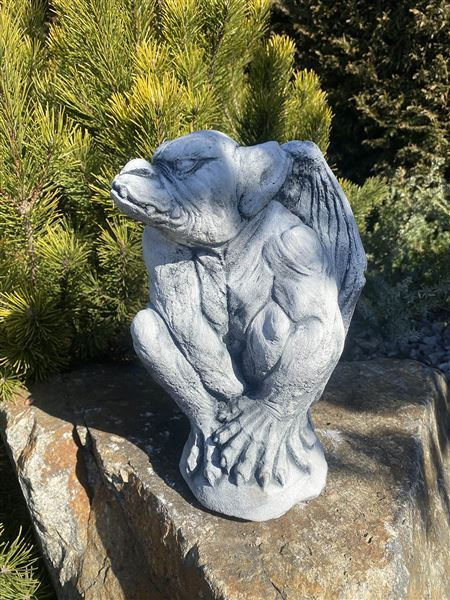 figurka 9059 Sedící chrlič II beton 30 cm